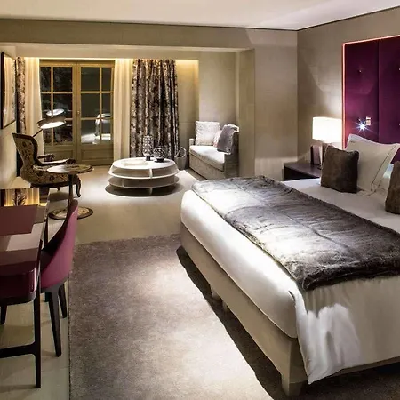 Otel Cheval Blanc 4*
